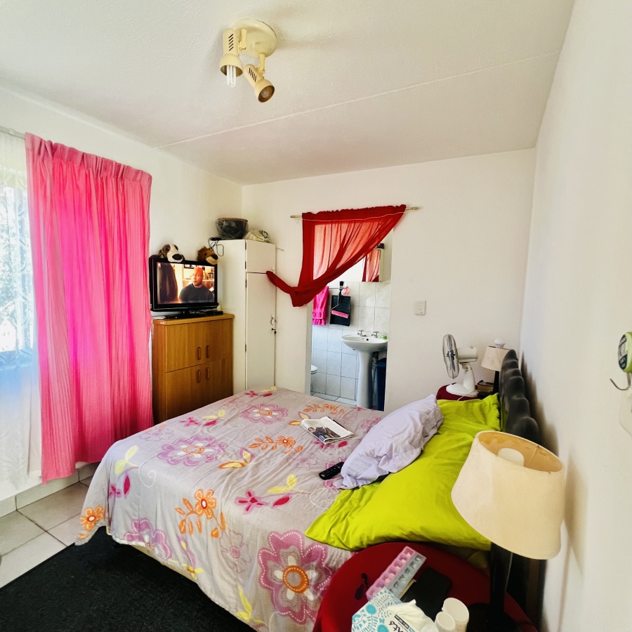 1 Bedroom Property for Sale in Guldenland Western Cape